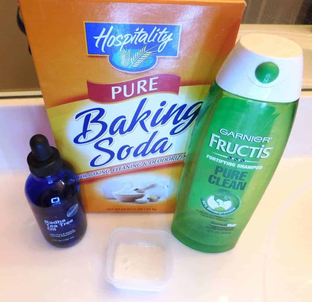 You only need 3 ingredients for this greasy hair fix. Tea Tree Oil, Baking Soda, and Shampoo.